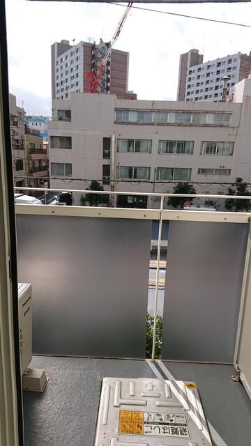 一道ビルのバルコニー