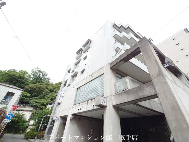 イーストヒルズユウキの外観