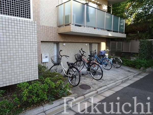 コリーヌ緑が丘　弐番館のその他共用部分