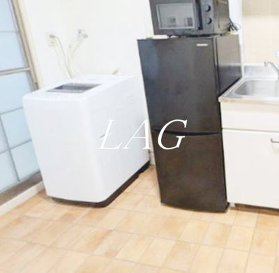 【居間・リビング】 | クリード指扇 | 洋室のお部屋です。（家具家電付きです。）