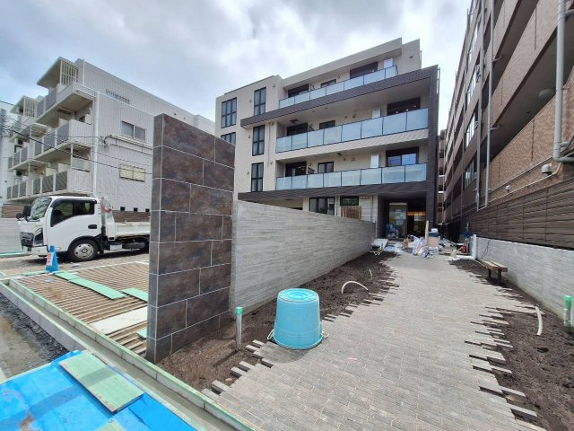 プラテリアコート市川