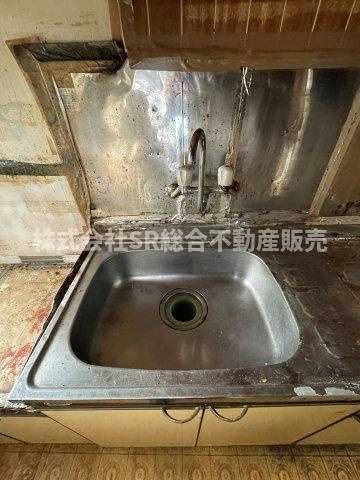 本町中古テラスハウスのキッチン|リフォームローンも合わせて住宅ローンに組み込む事ができます！
まずは、ご相談下さいませ！
