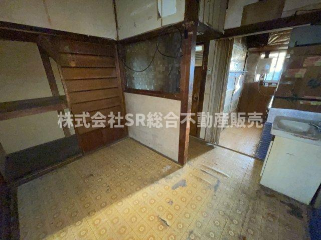 本町中古テラスハウスの内装|弊社は中古戸建のご紹介、その後のリフォームのご提案、
賃貸物件のご紹介、すべてご対応可能です。
お客様にあったプランをご提案致します。
まずはお問合せ下さいませ。
