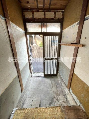 本町中古テラスハウスの玄関|玄関広めで使いやすいです！