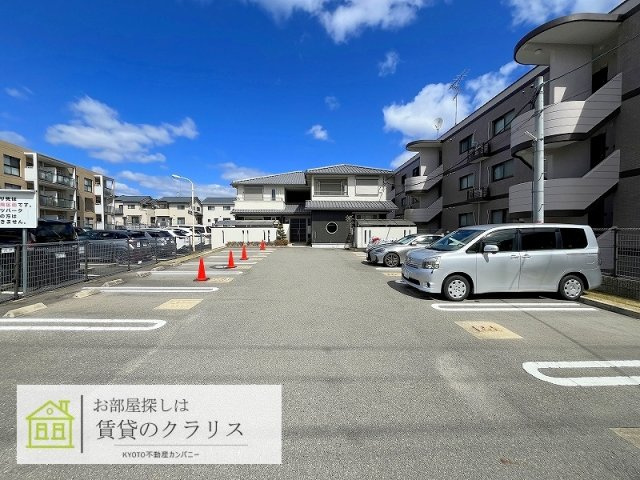 シャーメゾンKojimaの駐車場