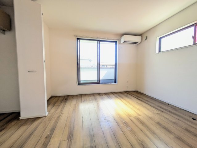 【洋室】 | 幸手市緑台一丁目　築浅住宅