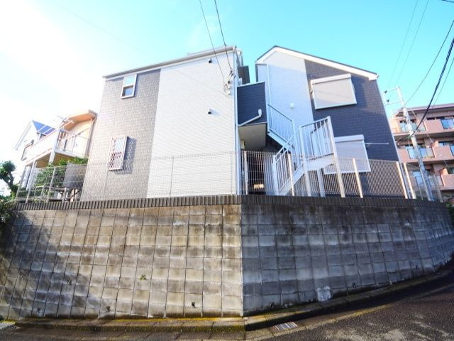 シャンブル港南の外観