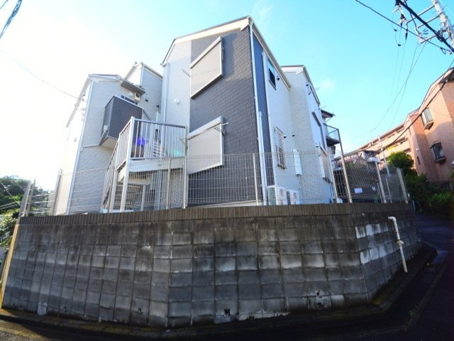 シャンブル港南の外観