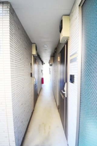 シャンブル港南のロビー