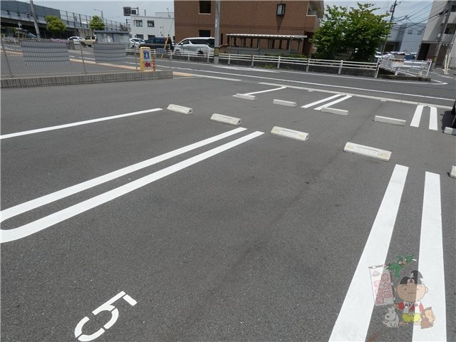 ル・サンティーユの駐車場