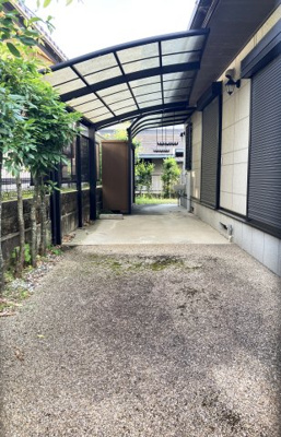 【駐車場】 | 桂坂 御陵峰ヶ堂町三丁目 平屋建 | 縦列2台駐車可