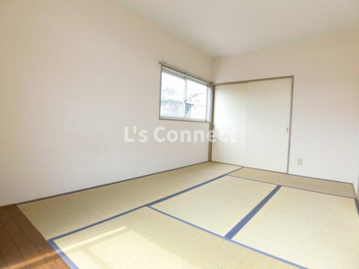 【その他】 | ロマネＡ棟 | 角部屋で２面に窓があります。