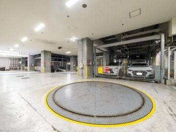 【駐車場】