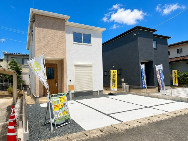 リーブルガーデン／南区田井島／１号棟の前面道路含む現地写真