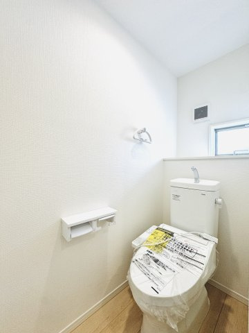 Cradle Garden大泉町寄木戸第17　新築住宅 2号棟のトイレ