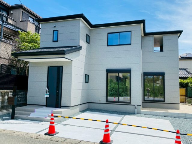 リーブルガーデン／北区鶴羽田第八／１号棟の前面道路含む現地写真