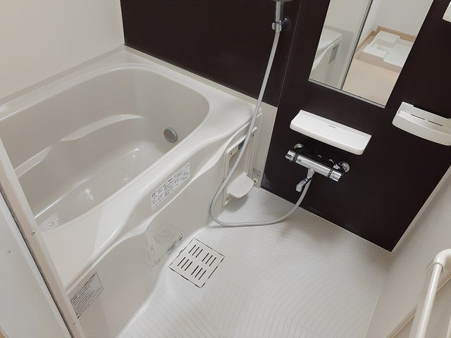 コンパクトで使いやすいお風呂です