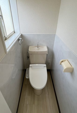 柏崎市東長浜町（北棟）　中古住宅のトイレ|柏崎市東長浜町（北棟）　中古住宅 写真14