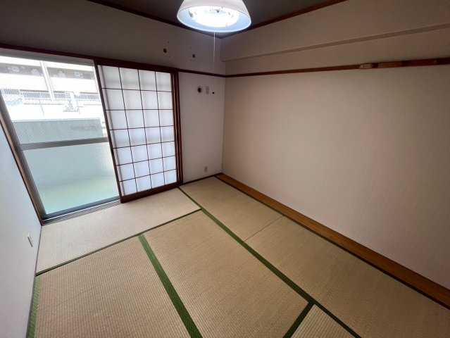 ファースト平野の内装