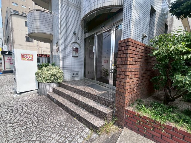 ファースト平野のエントランス