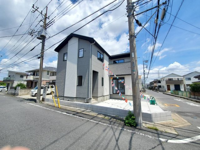 三郷市　戸ケ崎1丁目　新築戸建　全2棟の居間・リビング|ゆったりとした居間です