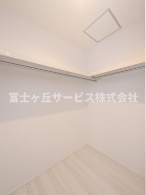 【収納】 | 浜松市中央区三島町 3期 新築一戸建て | ウォークインクローゼットです