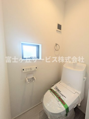 【トイレ】 | 浜松市中央区三島町 3期 新築一戸建て | １F2F同タイプのトイレがあります