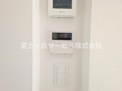 【発電・温水設備】 | 浜松市中央区三島町 3期 新築一戸建て | 温水設備です
