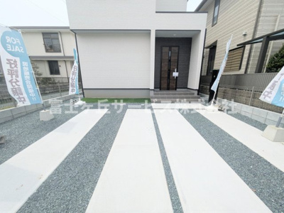 【駐車場】 | 浜松市中央区三島町 3期 新築一戸建て | ２台駐車可能です