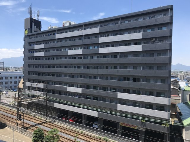 フクダ不動産八木駅前マンションの外観|鉄筋コンクリート造マンション10階建て