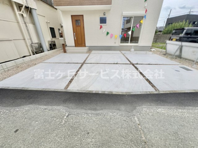【駐車場】 | 豊川市東豊町2丁目 59期 新築一戸建て | カースペースがあります