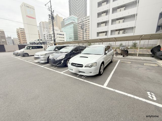 エスリード難波レジデンス　仲介手数料無料の駐車場