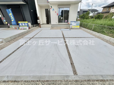 【駐車場】 | 豊川市諏訪西町1丁目 59期 新築一戸建て 1号棟 | 駐車場に車を止められます