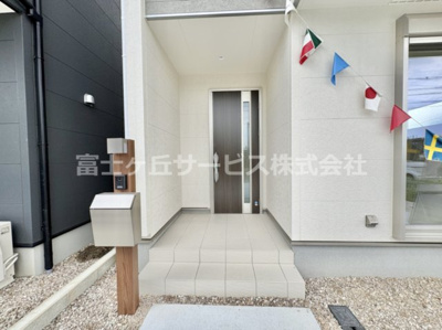 【エントランス】 | 豊川市諏訪西町1丁目 59期 新築一戸建て 1号棟 | エントランスです