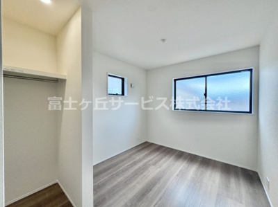 【洋室】 | 豊川市諏訪西町1丁目 59期 新築一戸建て 2号棟 | ゆったりした洋室です
