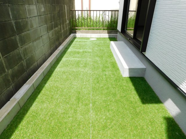 名古屋市中村区城屋敷町４丁目の新築一戸建の庭|◇庭◇　　陽当たり良好な人工芝の庭付き♪