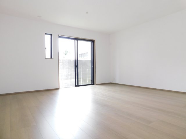 名古屋市中村区城屋敷町４丁目の新築一戸建の居間・リビング|◇リビング◇　　南面で広くて明るいリビング１８．０帖　インテリアが映えるワイドリビング♪