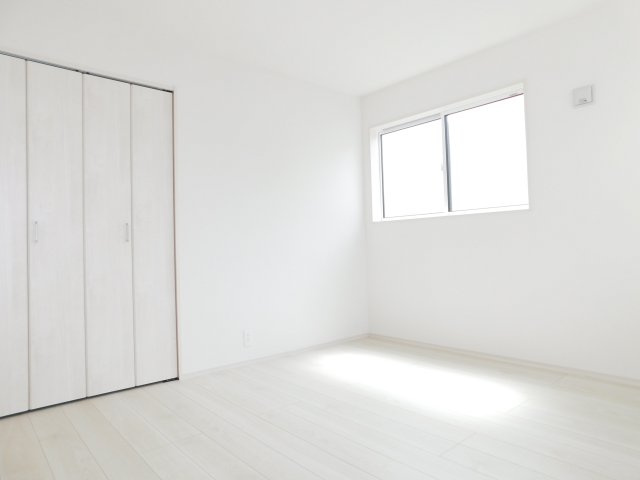 清須市上条２丁目の新築一戸建の洋室|◇洋室◇　　明るい洋室６．１２５帖　全居室収納完備！