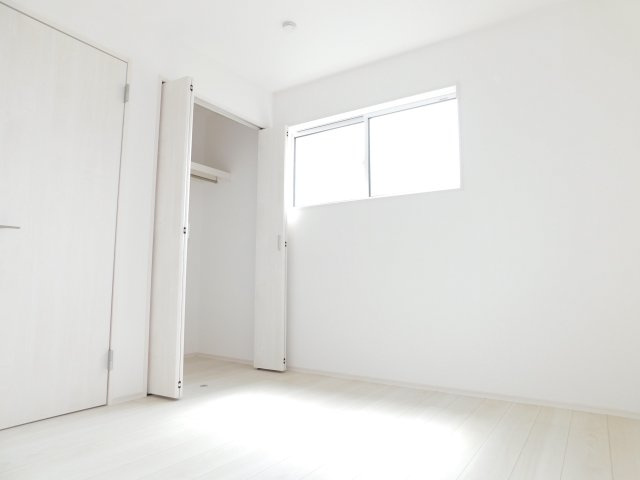 清須市上条２丁目の新築一戸建の洋室|◇洋室◇　　明るい洋室５．２５帖　全居室収納完備！　