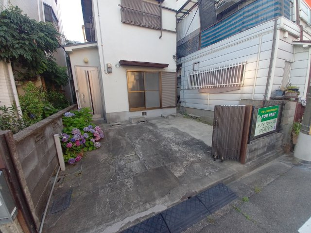 【駐車場】 | 高槻市赤大路町　貸家