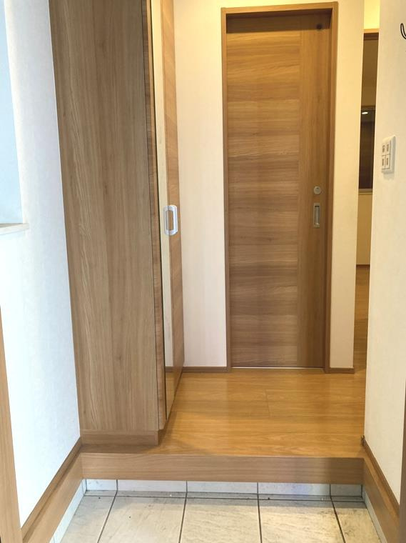 綱島西戸建の玄関