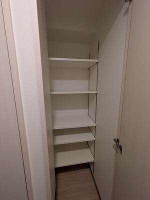 玄関横に収納スペースございます！