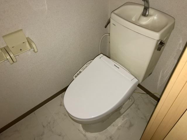 グランヴィレッジＳのトイレ|シャワー付トイレ