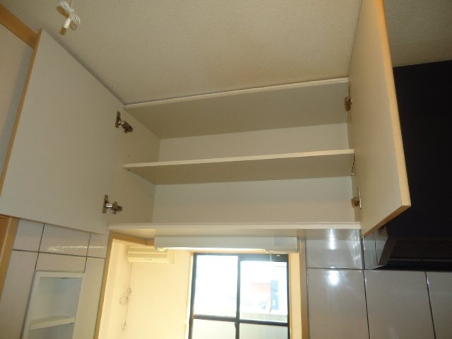 グランヴィレッジＳの収納|キッチン吊戸