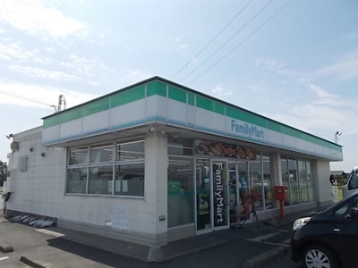 【周辺】 | ベラルーチェ | ファミリーマート　吉沼町店まで700m