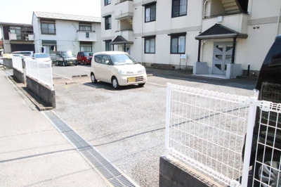 敷地内駐車場（要空き確認）