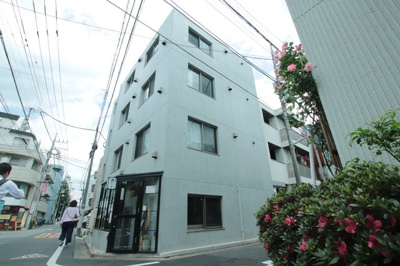 ★急行停車「調布」駅まで徒歩4分・都心へのアクセス良好です★