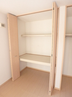 洋室には収納あります