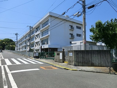 横須賀市立岩戸小学校まで1400ｍ