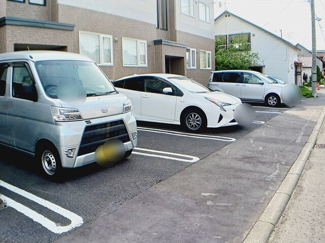 アヴェニールの駐車場